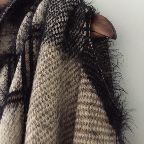 BCBGMaxAzria Cozy Sleeveless Shrug - Picture 7 of 16